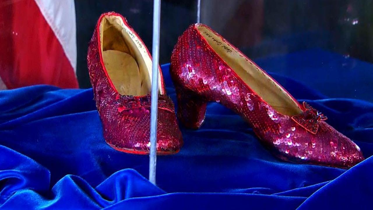 Stolen ‘Wizard Of Oz’ Ruby Slippers Returned 13 Years Later - YouTube