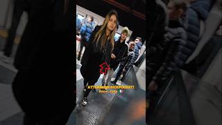 🔴 ATTENTION! VIRAL PICKPOCKETS IN ROME, ITALY: Travelers beware on public transport! #Viral #Shorts