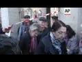 Staff and tourists leave mall under Louvre