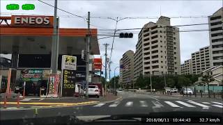 横断歩道　自転車と誘導者と我車