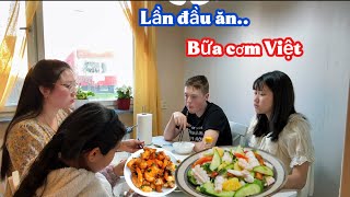 261/ Thử thách nấu Cơm mực xào,Tôm rim mặn giống Chị Nhung đãi Edvin
