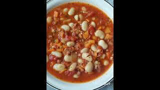 Italienische weisse Bohnensuppe/ Italian white  bean soup. Daily meals.