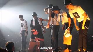 140914 [FANCAM] WINNER Seunghoon fall from stage + Mino & Taehyun Focus @ YG Family 2014 Galaxy Tour