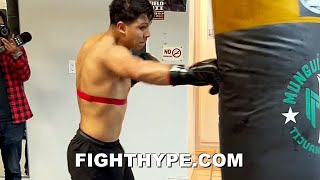 JAIME MUNGUIA BLASTS HEAVY BAG & RATTLES FOUNDATION WITH KO POWER; LOOKS STRONG ASF FOR KELLY CLASH