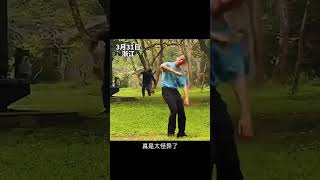 大爷大妈锻炼新姿势，太别扭了#分享有趣的视频 #惊人一幕#shorts