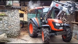 Sachen gibt's: Radlader läd Mist auf Traktor-Anhänger