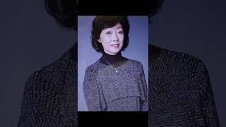 山尾悠子　日本の小説家.幻想文学作家　同志社大学文学部　澁澤龍彦経由でシュールレアリスム系の芸術に強い影響　泉鏡花文学賞を受賞　著書　ラピスラズリ　迷宮遊覧飛行