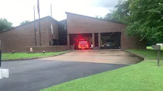 Chesterfield Fire and EMS Engine 11 Responding