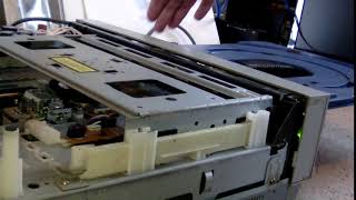 Sony LDP 3600 - Tray and Door mechanism - Internal shot 3/5