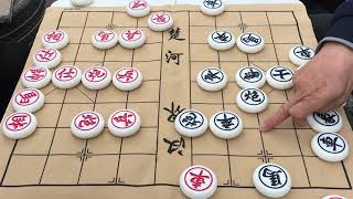 红方进攻的棋招真牛啊，一个马都能拿下你，真是不简单啊 #公园象棋#象棋#街头象棋