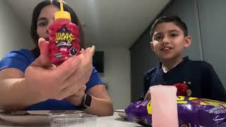 Probando el pepino más vital de tiktok  #pepino #viral #pickle #takis #chamoypickle  #lucas #parati