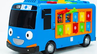 बच्चों के लिए छोटे बस खिलौना वीडियो के साथ बच्चों के रंग, संख्या और वाहन सिखाओ!