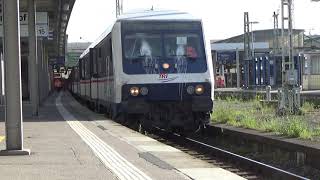 Ein letztes Mal TRI Ersatzverkehr - Ausfahrt eines TRI Ersatzzug am  Stuttgarter Hauptbahnhof .