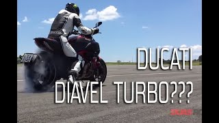 Piloto Leandro Mello acelera uma Ducati Diavel Turbo!