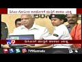 final year students in bagalkot demanding laptop with dy cm govinda karjol