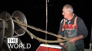 Cash incentives for fishermen in Greece to destroy their boats