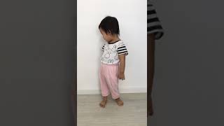 JC 2 year old Recites Chinese Poems Mu Lan Shi 《木兰诗》