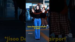 Jisoo fan girl also fell at the same airport where Rose's bodyguard fell 😱#blackpink#jisoo#rose