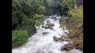 Lakkom Waterfalls - Water flow