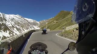 Stilfser Joch Skitour auf die Geisterspitze mit Motorrad