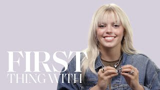 Reneé Rapp Announced Her First Kiss on Facebook & Talks First Heartbreak | First Thing With | ELLE