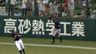 【プロ野球パ】一打同点のピンチ…斉藤がフェンスギリギリでジャンピングキャッチ！  2014/08/15 L-F