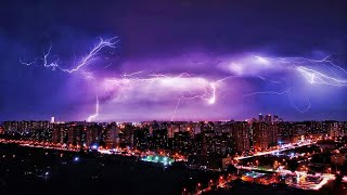 🔴今晚深圳狂风暴雨，闪电雷鸣！ ✳️广东新一轮强对流天气，多地雷雨天气频繁。 ☔️大家出门记得带伞，做好防御暴雨~~🌍