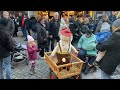 der weihnachtsmarkt in hameln 2024 riesenrad am hochzeitshaus pyramide und pferde