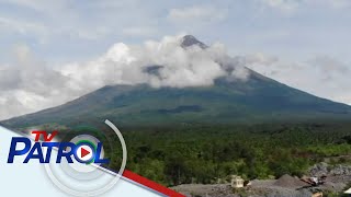 Ilang magsasaka nangangambang mapinsala ang pananim dahil sa Mayon ashfall | TV Patrol