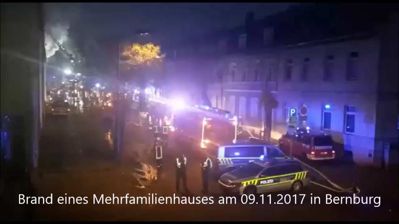 Brand Eines Mehrfamilienhauses In Bernburg, 20 Bewohner Evakuiert - YouTube