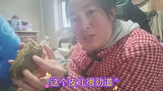 山东媳妇真会吃韭菜地皮菜油渣包苦荞面蒸饺，小糖人适合吃苦荞面