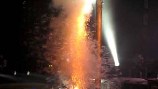 RAMMSTEIN FLAKE HAS A HOT BATH DURING ICH TU DIR WEH MANCHESTER MEN ARENA 2.2.10