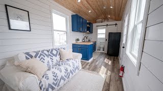 Tour This 28' Beautiful Tiny House With Downstairs Sleeping (ALREADY SOLD)