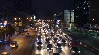 ถนนลาดพร้าว รถติดเพราะอะไร (หน้า MRT ลาดพร้าว 26/03/58)