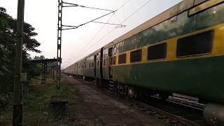 ERS WDM-3A Lokamanya Tilak-Ernakulam Garib Rath Express speeds past Thokkottu