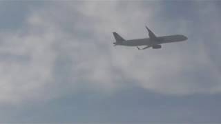 Volaris (XA-VLV) Airbus A321-231 at lax