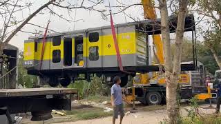 ขนส่งตู้รถไฟเก่าหลังจากรีโนเวท