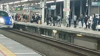 【2022/10/23北陸新幹線上り東京方面 長野駅到着シーン 混雑度★★★】