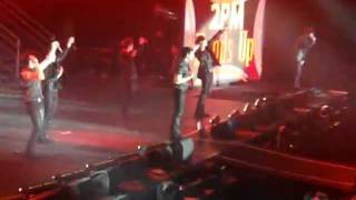 [FANCAM] 08.02.12 - Music Bank in Paris 2PM Hands Up