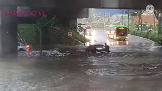 Flooded In Singapore Due to Heavy Rain..
