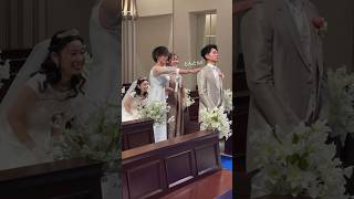 【結婚式】振り返った先はご新婦さまではなく...ご友人！？サプライズファーストミート🤭✨【アニヴェルセル公式】#shorts