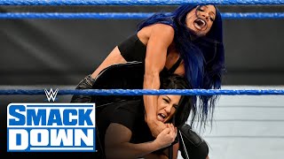 Sasha Banks unleashes a vicious chair assault on Bayley: SmackDown, Oct. 23, 202