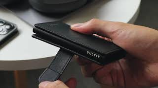 VC207- ID Window and Magnetic Button Bifold Wallet