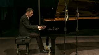 Robert Amirkhanyan - Yeraz Im Erkir Hayreni performed by Levon Karapetyan #live #concert