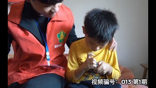 61岁高龄产子，孩子一出生妈妈就走了，孩子躲房里好像不开心