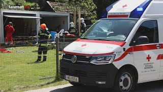 Personenrettung: Mann aus Schacht unter Garage in Thalheim bei Wels gerettet