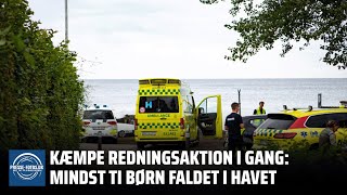 Kæmpe redningsaktion i gang: Mindst ti børn faldet i havet