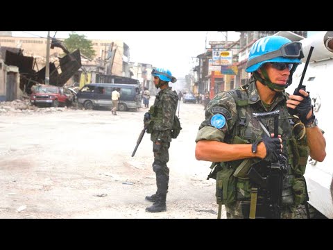 How do UN peacekeepers manage conflict?