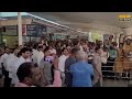 ysbharathireddy ys bharathi craze at airport ys jagan and bharati craze at airport