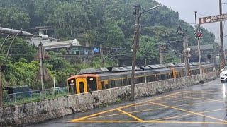 4821次菁桐發車經由深澳線開往八斗子的三節DRC原色柴油客車